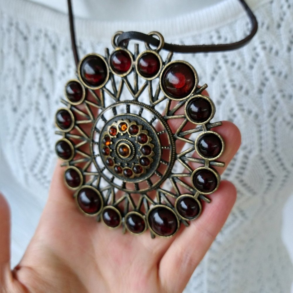 Chunky Oversized Metal Pendant Necklance